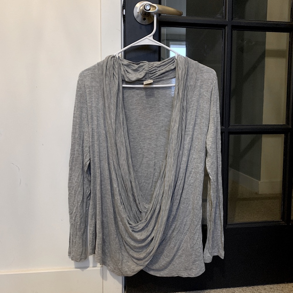 sun and moon gray crossover long sleeve sweater top
Pullover Drop Shoulder Wrap